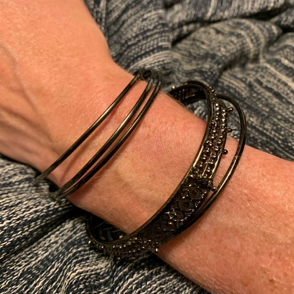 Bundle of 5 Vintage Inspired Gunmetal Gray Bangles